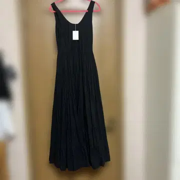 마리하의 블랙 슬리브리스 롱 원피스