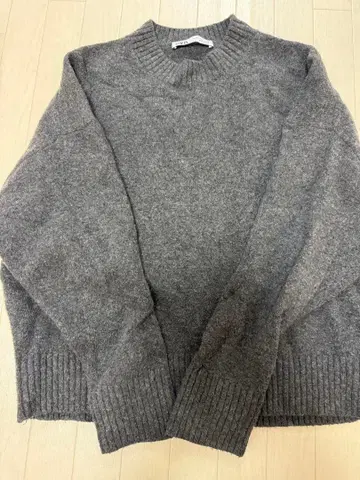 ZARA 크루넥 스웨터