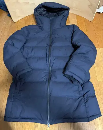 유니클로/다운 자켓/사이즈 XL/눈에 띄는 흠집이나 얼룩 없음