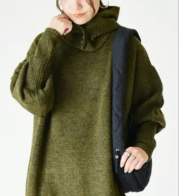 장미가 달린 니트 원피스