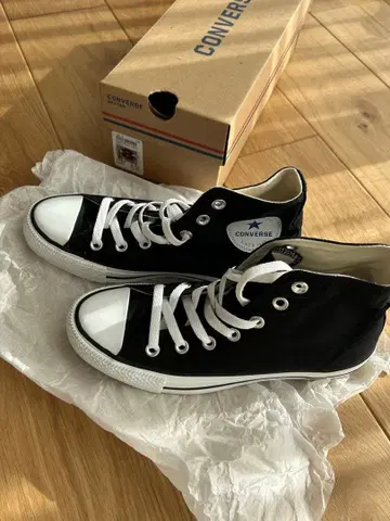 CONVERSE 블랙 하이컷 스니커즈