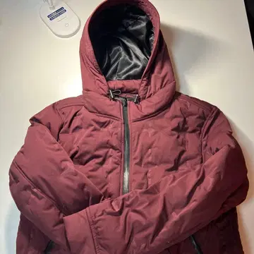 버건디 다운 자켓 후드 부착