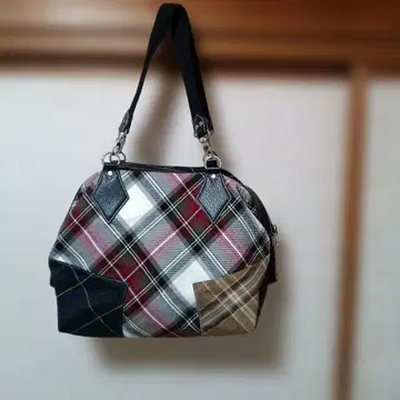 비비안 체크 무늬 패치워크 숄더백