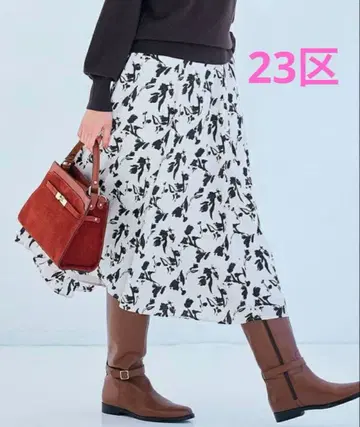 미사용 새상품 23구 페인트 플라워 플레어 스커트 보타니컬 38