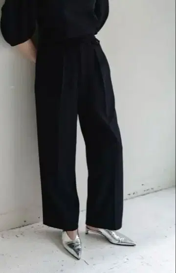 NEAU 트윌 트라우저 블랙 사이즈 0