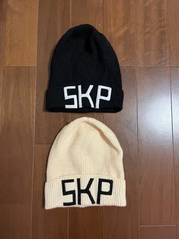 골든구스 이탈리아제 울 리브 비니 니트 모자 화이트 블랙 2개 세트