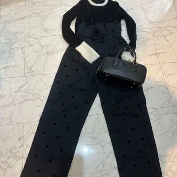 블랙 도트 무늬 오버롤