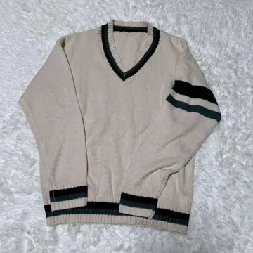 베이지 V넥 니트 스웨터 S 사이즈