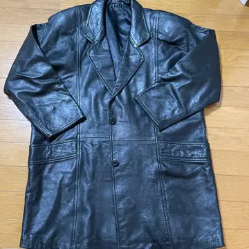 블랙 양가죽 코트