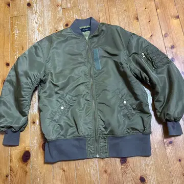 빅 MA-1 저널 스탠다드