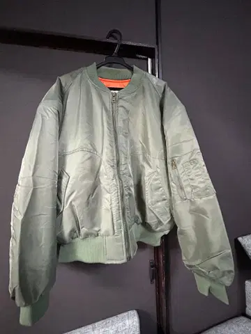올리브 그린 MA-1 자켓 MR/047 M 사이즈