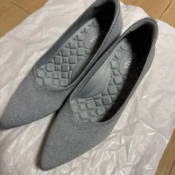 VIVAIA 그레이 니트 소재 스틸레토 펌프스