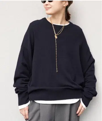 두즈엠클래스 크루넥 풀오버 네이비