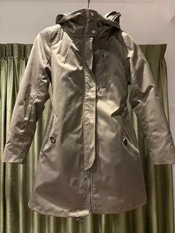 BARNEYS NEW YORK 바니스 라이너 포함 코트