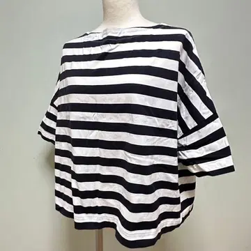 트래디셔널 웨더웨어 화이트 블랙 보더 반팔 셔츠