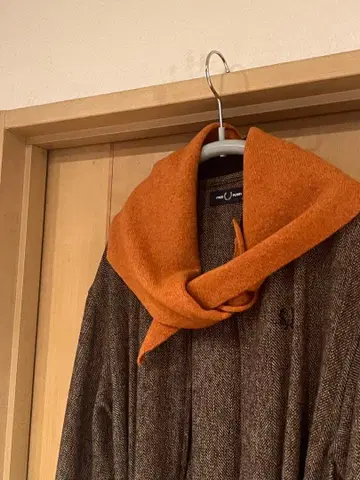 MHL. 삼각 스카프 머플러 Orange