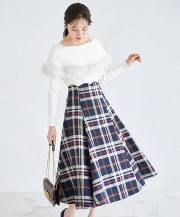 허리 스캘럽 체크 무늬 플레어 스커트
