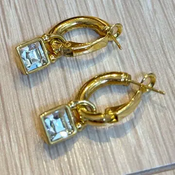 [ 새상품급 ] 흔들리는 골드스톤 귀찌