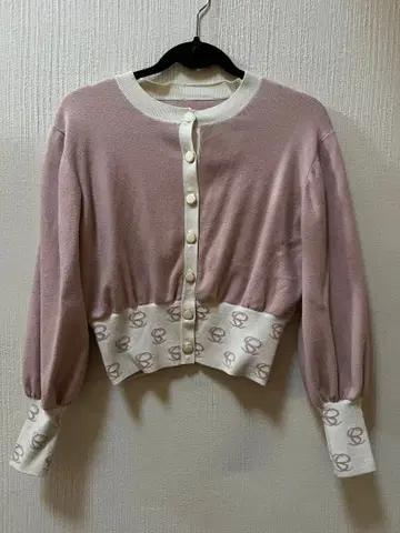 에이미 이스트 월 옅은 핑크 크롭 가디건