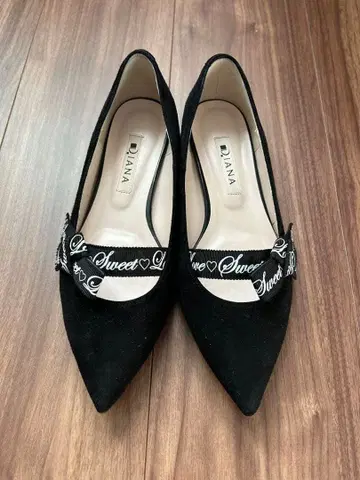 DIANA 블랙 플랫슈즈 리본