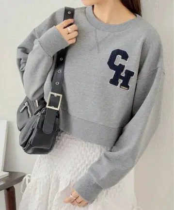 CH 자수 그레이 맨투맨 트레이닝복