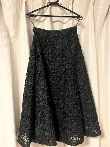 아푸와이저 리셰 플레어 스커트