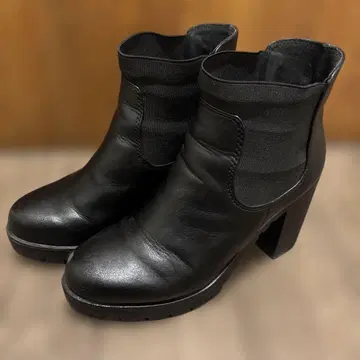 블랙 가죽 사이드 고어 부츠