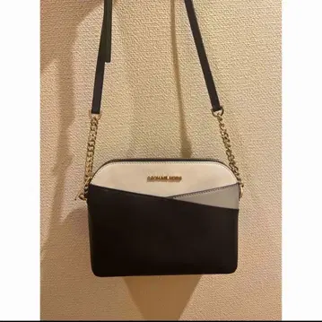 Michael Kors 숄더백 블랙/화이트