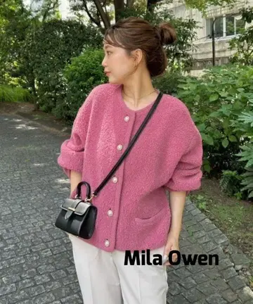 Mila Owen 파일 편직 숏 기장 금장 버튼 니트 자켓