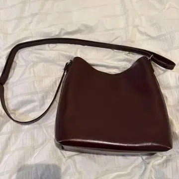 다크 브라운 숄더백 한국