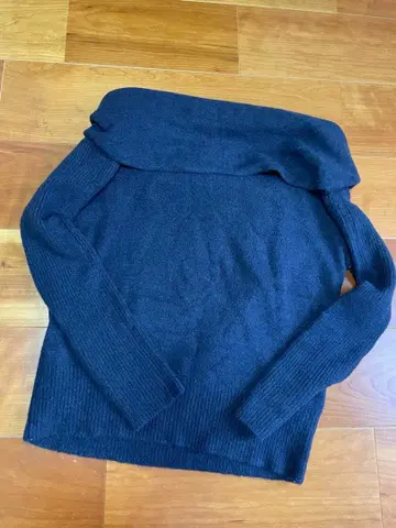 ZARA 오프숄더 니트 네이비