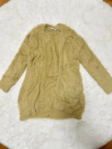 새상품 차오패닉 베이지 퍼 가디건 긴팔 프리 사이즈