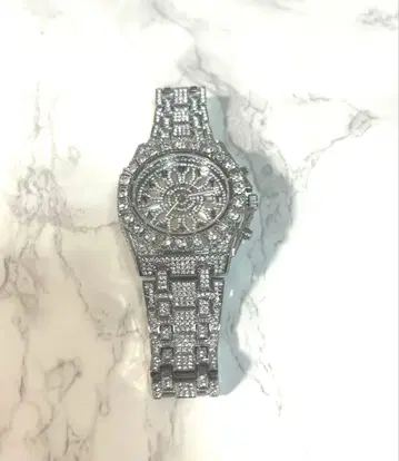 럭셔리 실버 손목시계