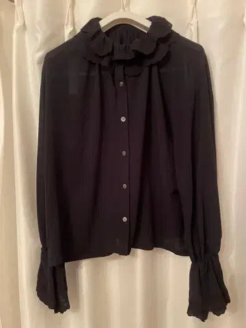 새상품급 Noble 블랙 긴팔 블라우스