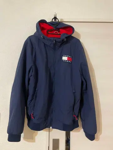 Tommy Jeans 후드 부착 나일론 자켓 네이비