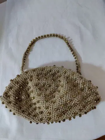 시빌라 비즈 장식 클러치백 골드