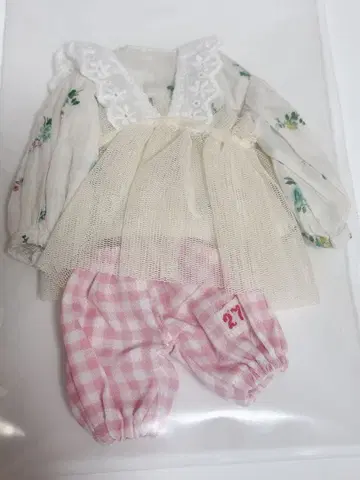 브라이스 아웃핏 작가님