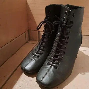 AZUL 블랙 레이스업 부츠 S 사이즈 블랙