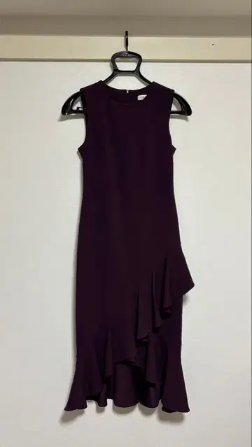 Calvin Klein 퍼플 프릴 슬리브리스 원피스