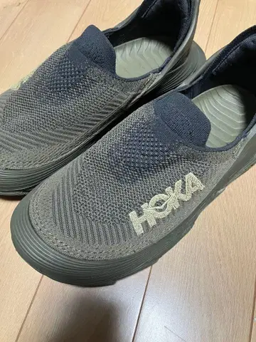 호카 슬립온 스니커즈 그레이 리스토어