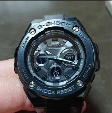 카시오 G-SHOCK GST-W300G-1AJF 전파 솔라