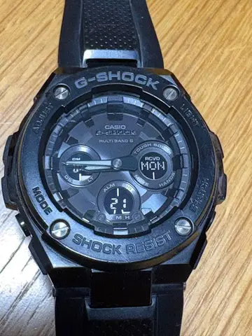 카시오 G-SHOCK GST-W300G-1AJF 전파 솔라