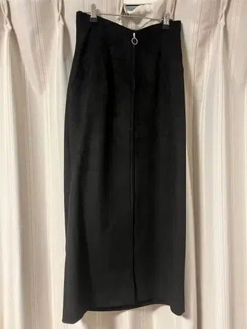 JUSGLITTY 블랙 타이트 스커트