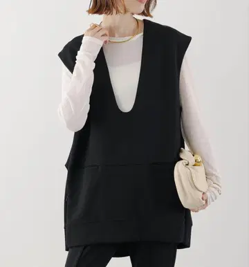 새상품 CHIGNON 시뇽 종이상자 V넥 베스트