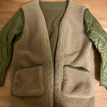 카키 퀼팅 자켓 M 사이즈