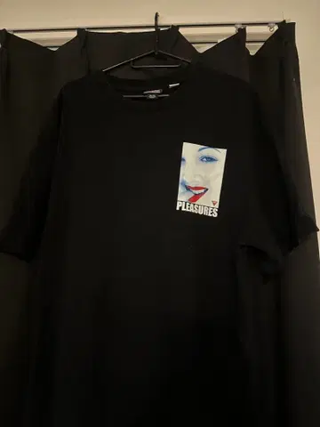 GUESS PLEASURES 블랙 T셔츠 XL