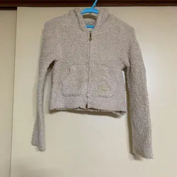 젤라또피케, 숏 기장 후드티