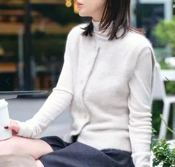 [ 새상품 ] Noble FOX/Ca 퍼 니트 프론트 버튼 베스트