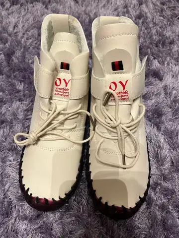 OY 퍼 화이트 부츠