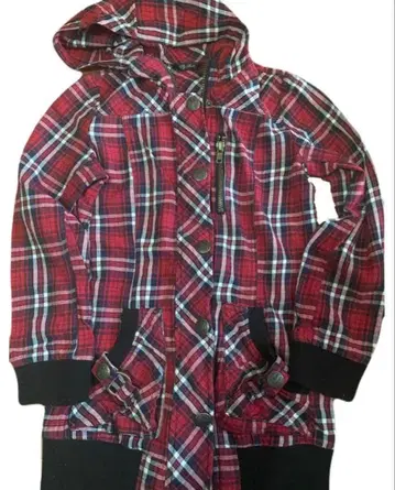 레드 계열 체크 무늬 후드티